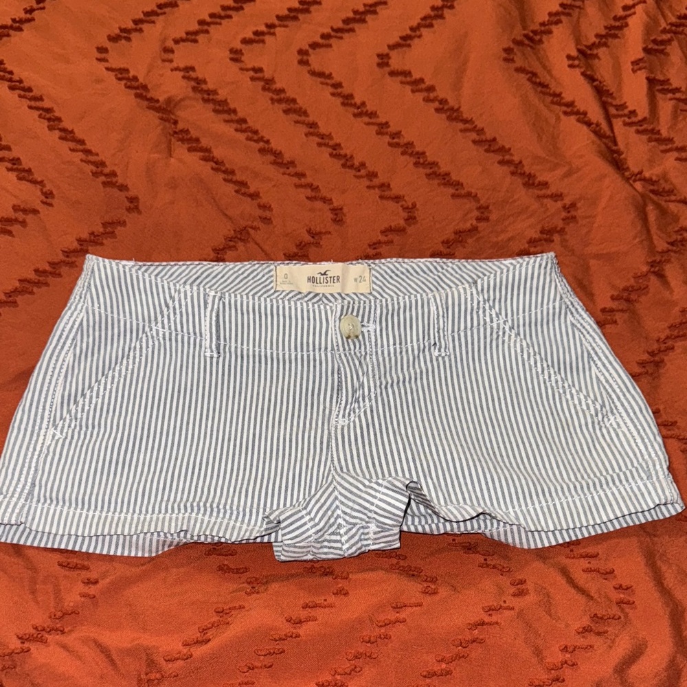 Hollister Women's White and Blue Striped Jean Shorts